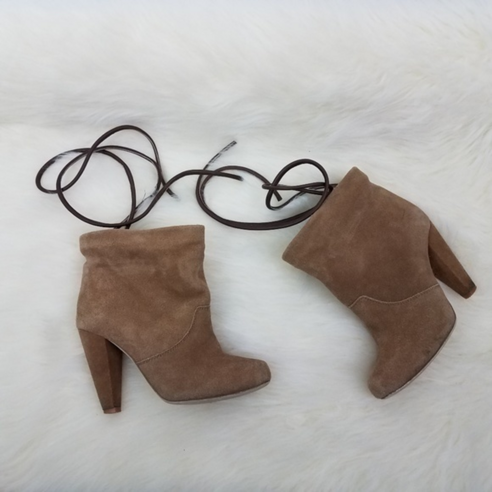 Kathryn Amberleigh Boots 7 M‎ Suede Tan Heel Ankle
